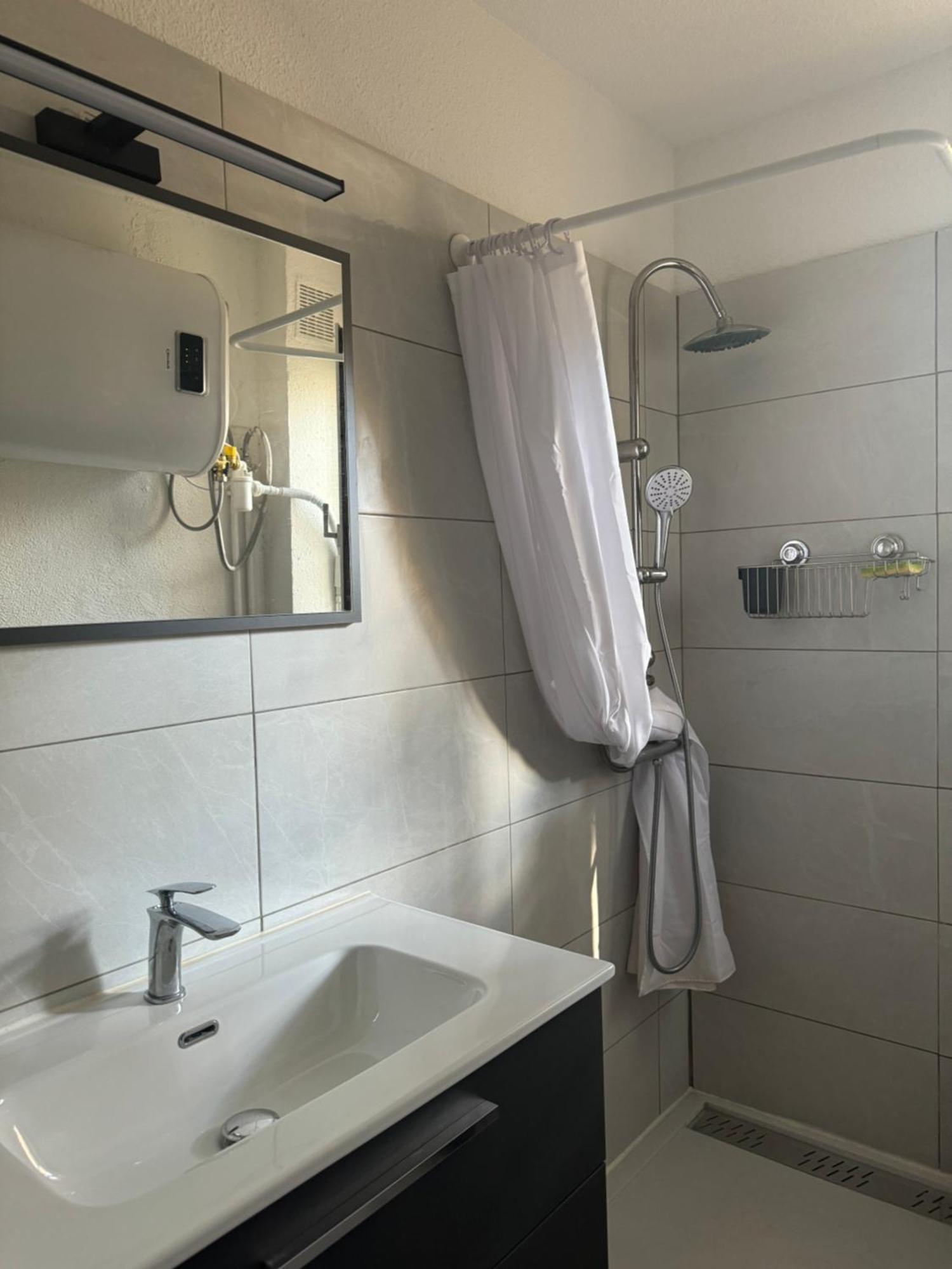 Grand Studio Cabine Proche Plage Et Port Gruissan Luaran gambar